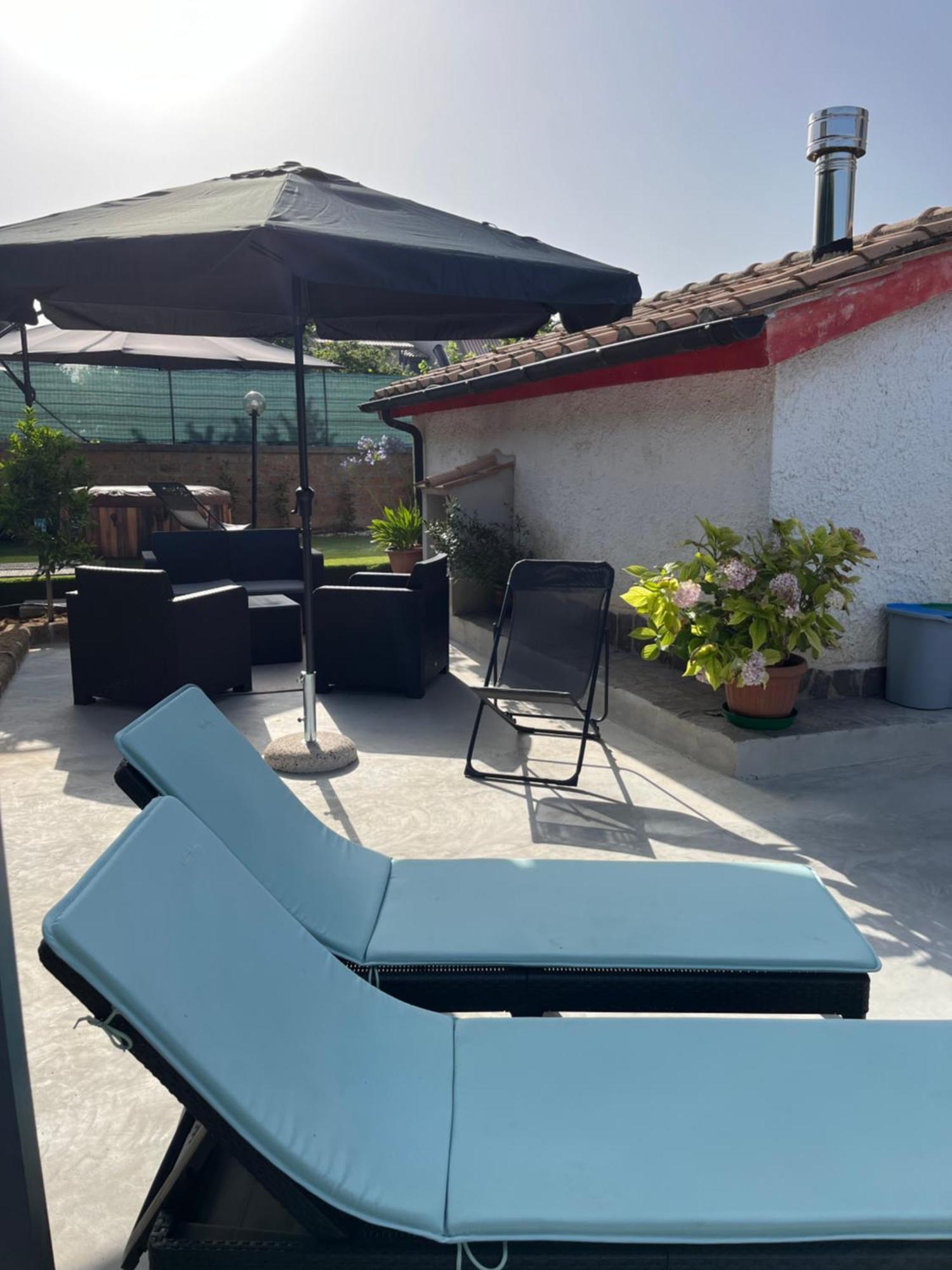 La Petite Famille Aparthotel Corchiano Exterior foto
